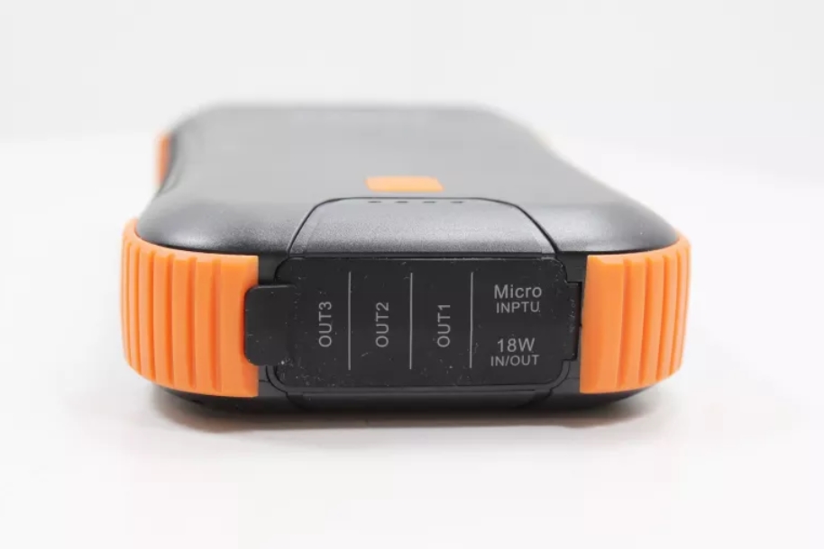 Powerbank 40000 mAh fast charge latarka usb c micro wodoodporny ip65 - obrazek 4