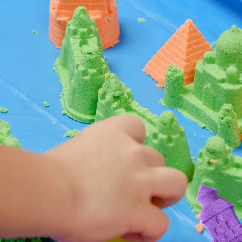 PLAYJOY Magiczny piasek kinetyczny piaskolina zabawka kolory 1kg - obrazek 4